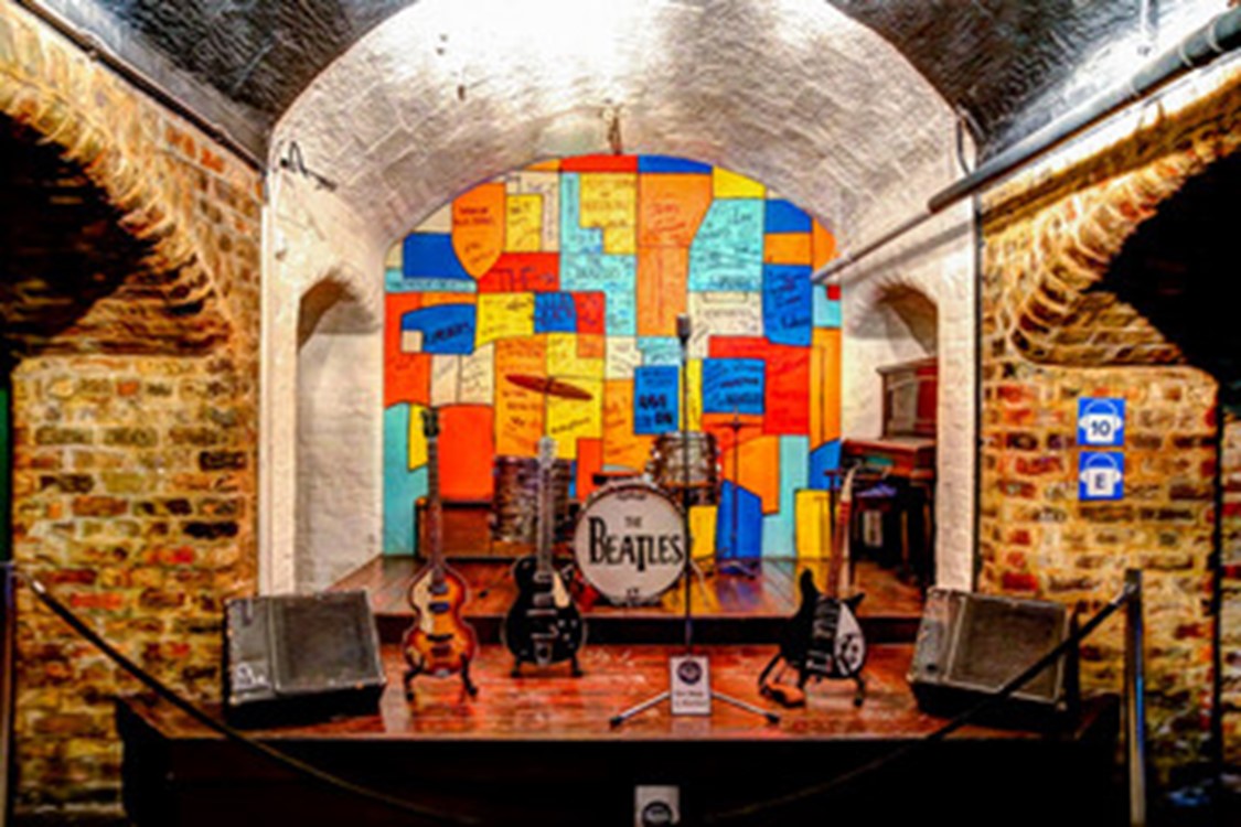 the cavern club stage in liverpool